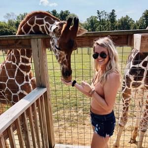 Meet your Posher, Hannah